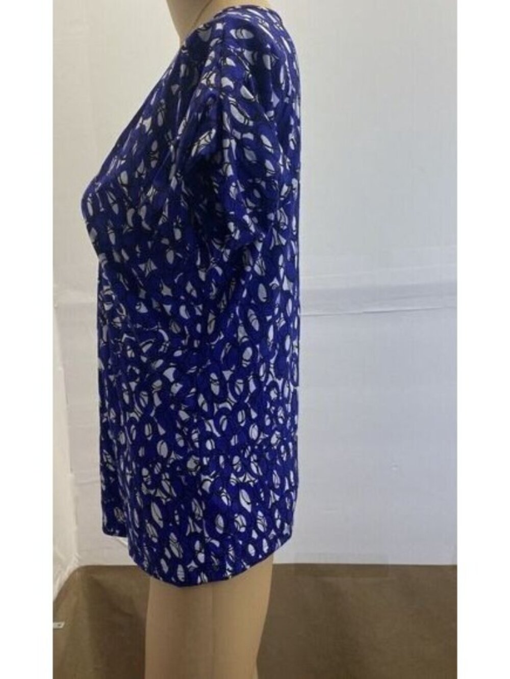 Anne Klein Women’s Blouse Top Short Sleeve V Neck Blue White Size M Pre Owned - Picture 4 of 11